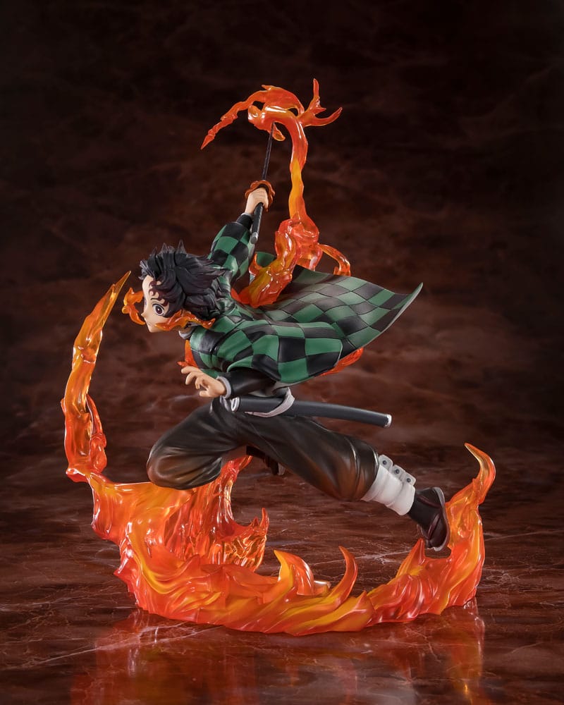 Demon Slayer - Tanjiro Kamado Feueratmung Figur 19cm